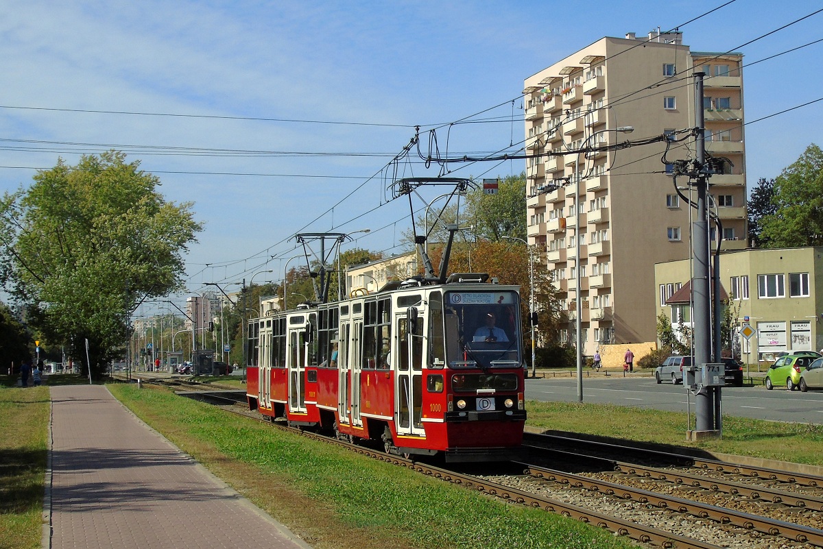 1000+1001
StopiÄtki jadÄ w obsĹudze kursu linii specjalnej D uruchomionej z okazji DTP 2016 w relacji Zajezdnia MokotĂłw (11:55)-Metro Wilanowska (12:07). Pozdrowienia dla Motorniczego! 
Słowa kluczowe: DTP2016