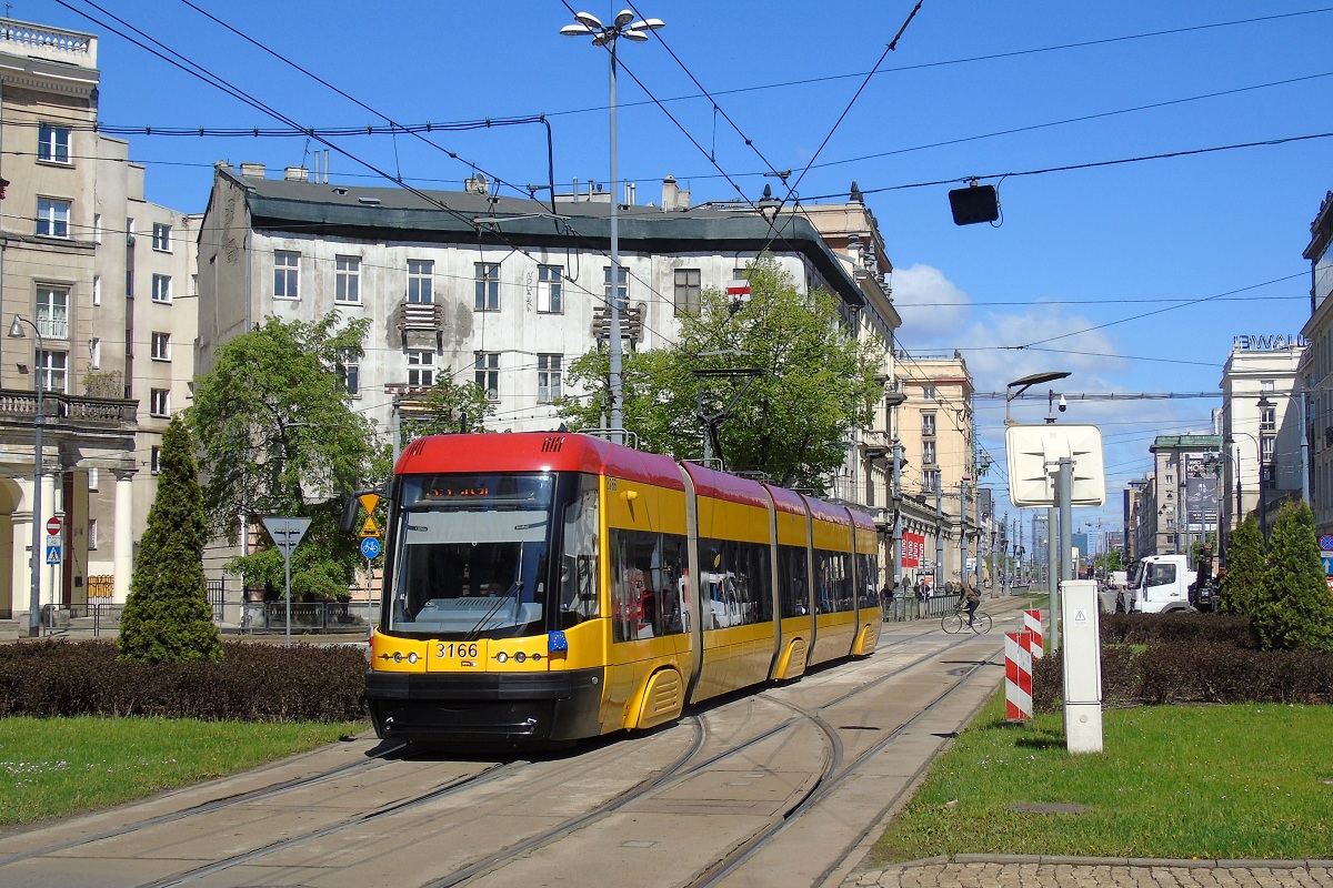 3166
Swing jedzie w obsĹudze kursu linii numer 35 w relacji Nowe Bemowo (10:03)-WyĹcigi (11:09). 
