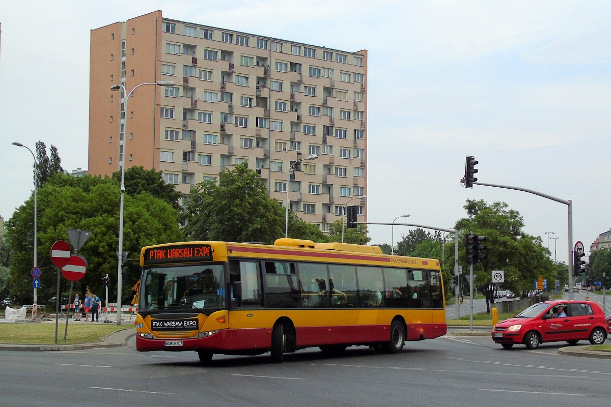 70249 
Scania (ex. A549) zakoĹczyĹa obsĹugÄ kursu linii specjalnej z okazji "Warsaw Comic Con" w relacji PaszkĂłw (16:00)-Warszawa Dw. Zachodni (16:20) i jedzie podstawiÄ siÄ na przeciwlegĹy przystanek by obsĹuĹźyÄ kurs linii specjalnej z okazji "Warsaw Comic Con" w relacji Warszawa Dw. Zachodni (16:30)-PaszkĂłw (16:50). 
