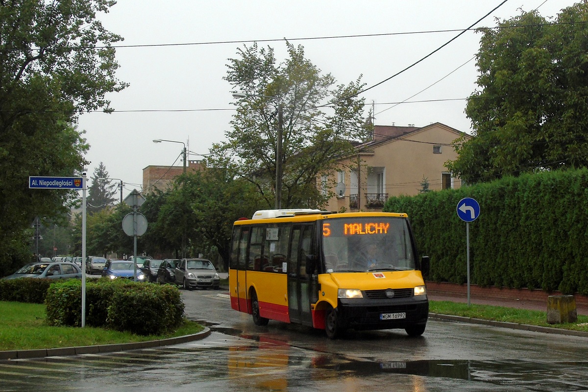 70014
ProCity jedzie w obsĹudze kursu linii numer 5 w relacji Malichy Sadowa (12:30)-Malichy Sadowa (13:08) p. PruszkĂłw Wojska Polskiego (12:52). 
Słowa kluczowe: DziwadĹo