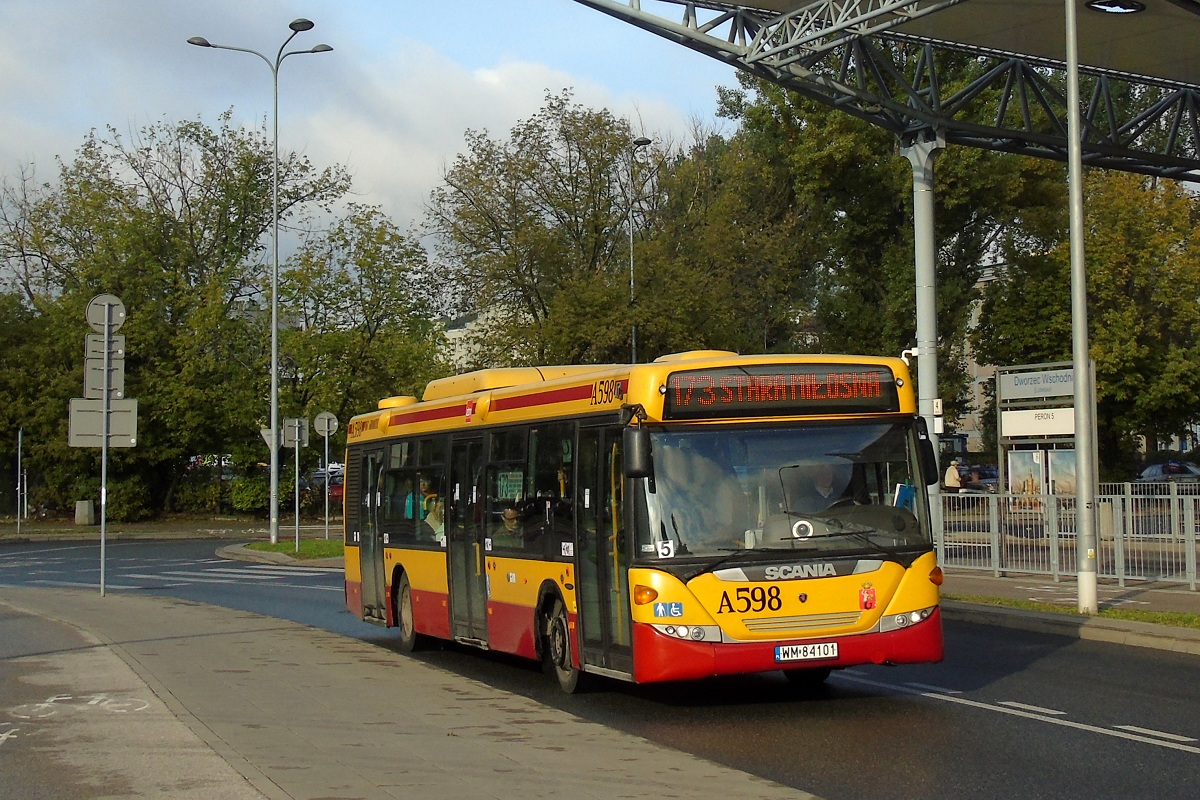 A598
Scania jedzie w obsĹudze kursu linii numer 173 w relacji Dw. Wschodni-Lubelska (7:59)-Stara MiĹosna (8:51). 
