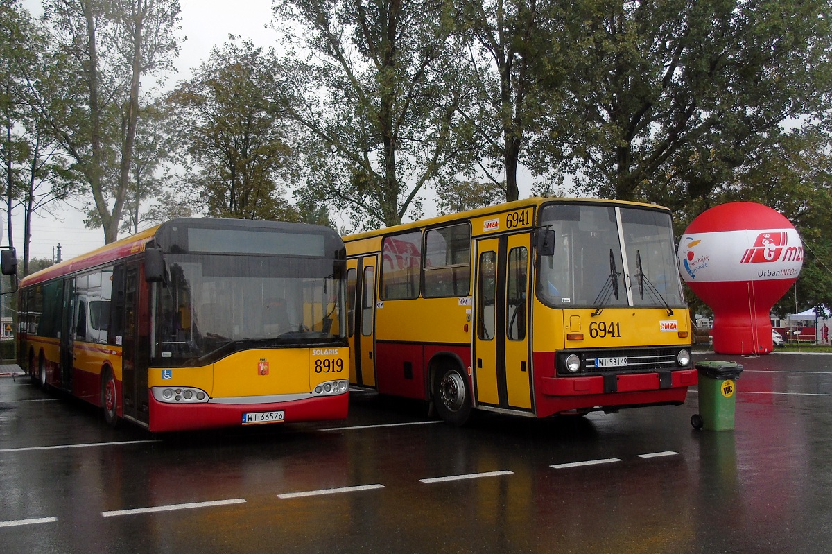 8919
TytuĹowy Solaris i Ikarus #6941 stojÄ wystawione na terenie zajezdni z okazji XVI Dni Transportu Publicznego. 
Słowa kluczowe: DTP2017 IK280 SU15
