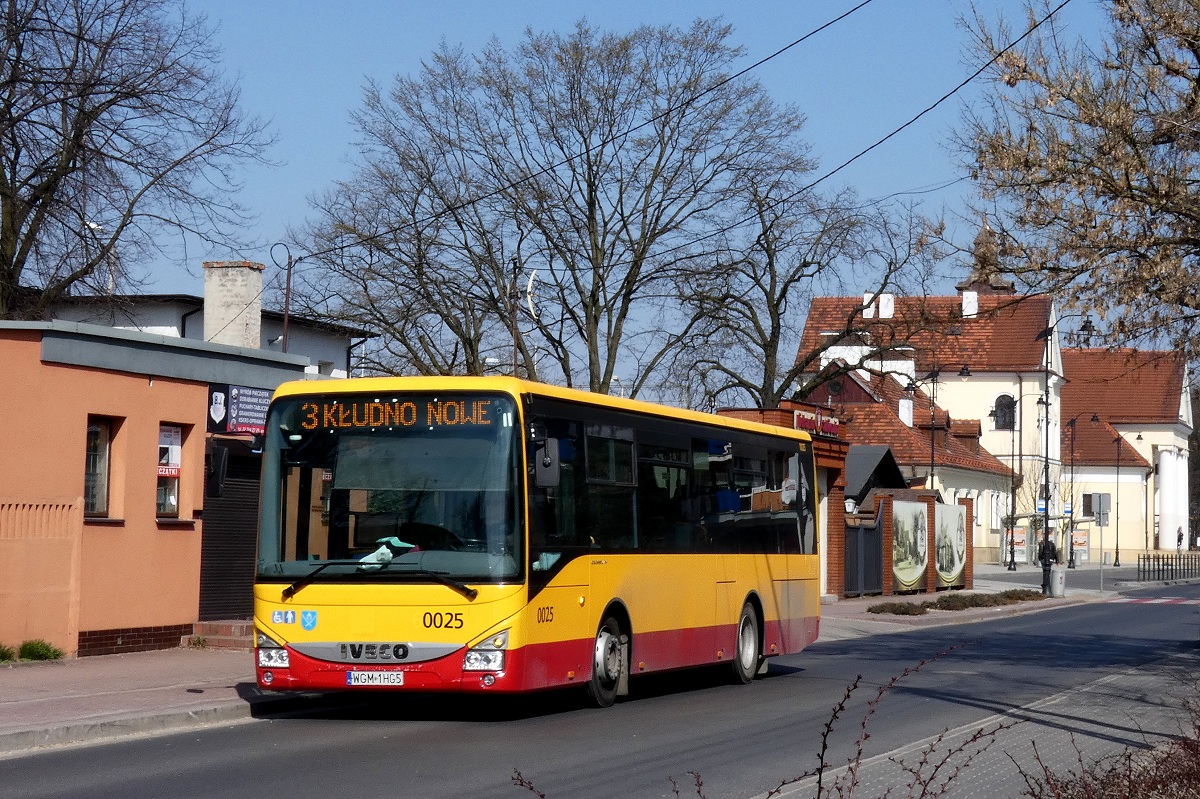 50002 
Crossway (ex. 60025) jedzie w obsĹudze kursu "5546" linii numer 3 w relacji Adamowizna PÄtla (13:50)-KĹudno Nowe PÄtla (14:42). 
Słowa kluczowe: DziwadĹo