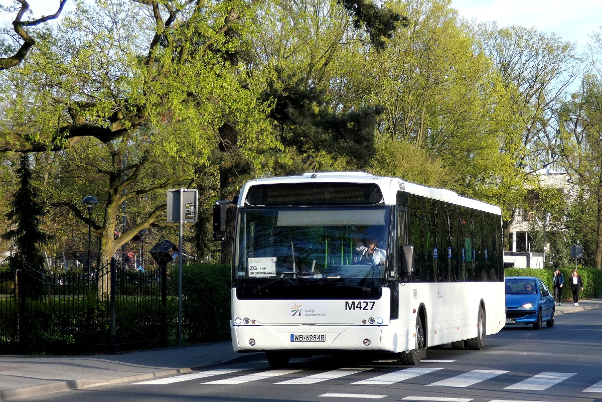 M427
Ambasador jedzie w obsĹudze kursu linii zastÄpczej KM ZG w relacji Warszawa Dw. Zachodni (16:51)-Grodzisk Mazowiecki Dw. PKP (18:11). 
