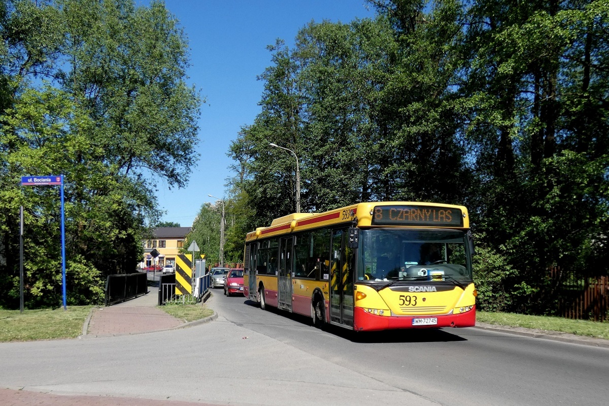 80293
Scania (ex. A593) jedzie w obsĹudze kursu "5286" linii numer 8 w relacji Grodzisk Maz. Dw. PKP (15:15)-MakĂłwka (15:44). 
Słowa kluczowe: DziwadĹo