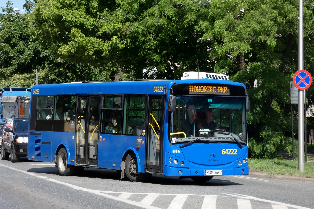 90107 (64222)
SanCity skrÄca w ul. KiliĹskiego jadÄc w obsĹudze kursu "5587" linii numer 11 w relacji MakĂłwka (8:52)-Grodzisk Maz. Dw. PKP (9:22). Na liniach L6/L7 gdzie powinien jeĹşdziÄ ten wĂłz, zastÄpczo za niepeĹnÄ stawkÄ jeĹźdĹźÄ SanCity 15345 czy Scania 80278 (obecnie juĹź skierowana do obsĹugi KM Grodzisk) zaĹ ten SanCity pojawiaĹ na liniach KM Grodzisk. Gdzie tu logika to nie wiem, ale to w koĹcu PKS Grodzisk. 
Słowa kluczowe: DziwadĹo