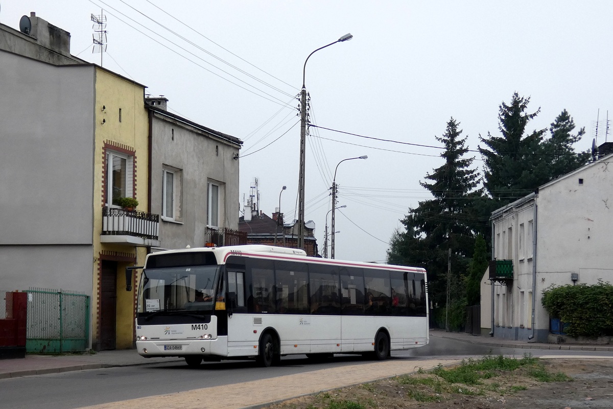 M410
Ambasador jedzie w obsłudze kursu linii zastępczej KM ZG w relacji Grodzisk Mazowiecki Dw. PKP (8:50)-Warszawa Dw. Zachodni (10:05). 
