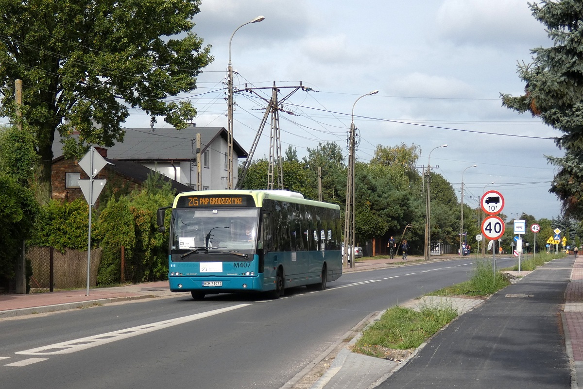 M407
Ambasador jedzie w obsłudze kursu linii zastępczej KM ZG w relacji Warszawa Dw. Zachodni (14:40)-Grodzisk Mazowiecki Dw. PKP (15:54). 
