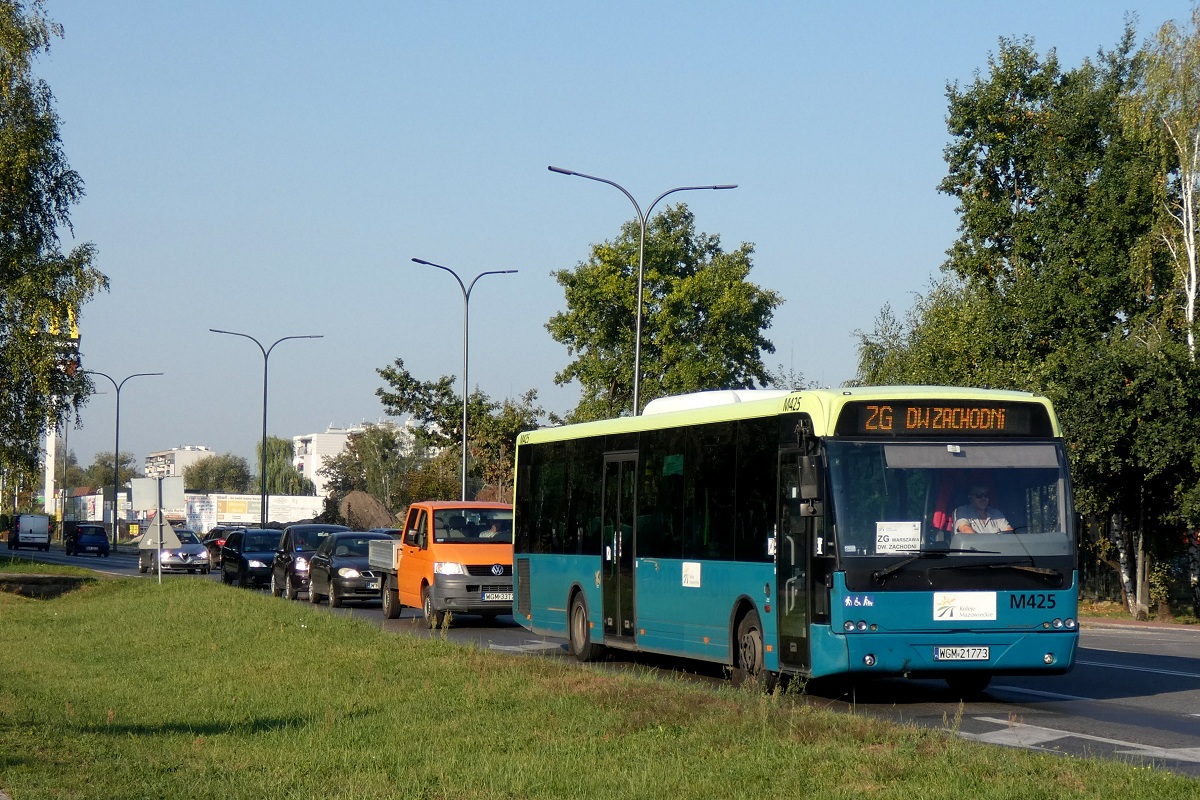 M425
Ambasador jedzie w obsłudze kursu linii zastępczej KM ZG w relacji Grodzisk Mazowiecki Dw. PKP (8:20)-Warszawa Dw. Zachodni (9:35). 
