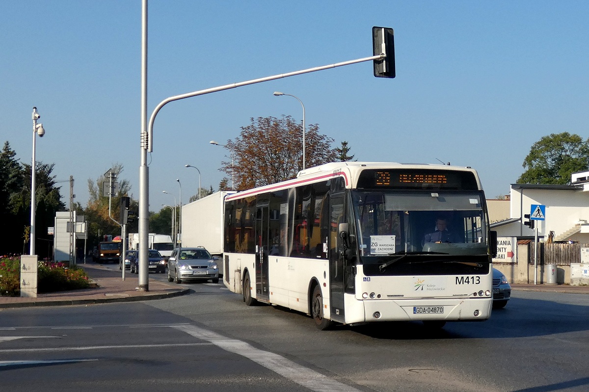 M413 
Ambasador jedzie w obsĹudze kursu linii zastÄpczej KM ZG w relacji Grodzisk Mazowiecki Dw. PKP (8:35)-Warszawa Dw. Zachodni (9:50). 
