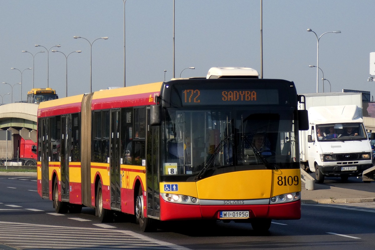 8109
Solaris jedzie w obsĹudze kursu linii numer 172 w relacji CH Blue City (9:05)-Sadyba (9:52). 
