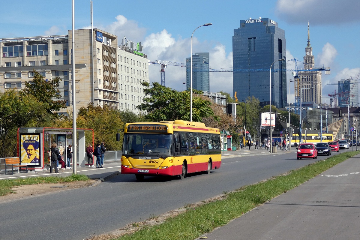 70213 (49652)
Scania jedzie w obsĹudze kursu linii specjalnej PTAK WARSAW EXPO w relacji Warszawa Dw. Centralny (12:15)-PaszkĂłw (12:36). 
