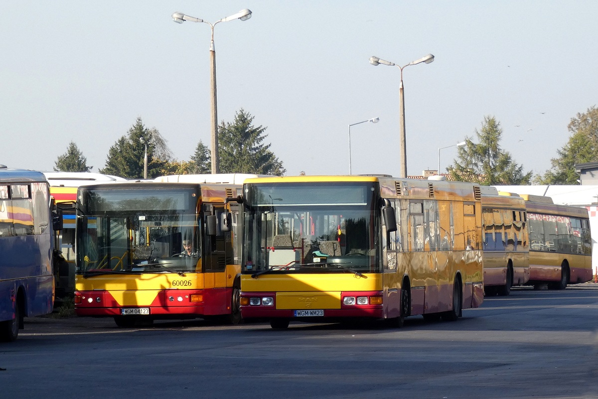 60026
SAM #60026 i MAN #00165 stojÄ na terenie grodziskiej zajezdni PKS Grodzisk. 
