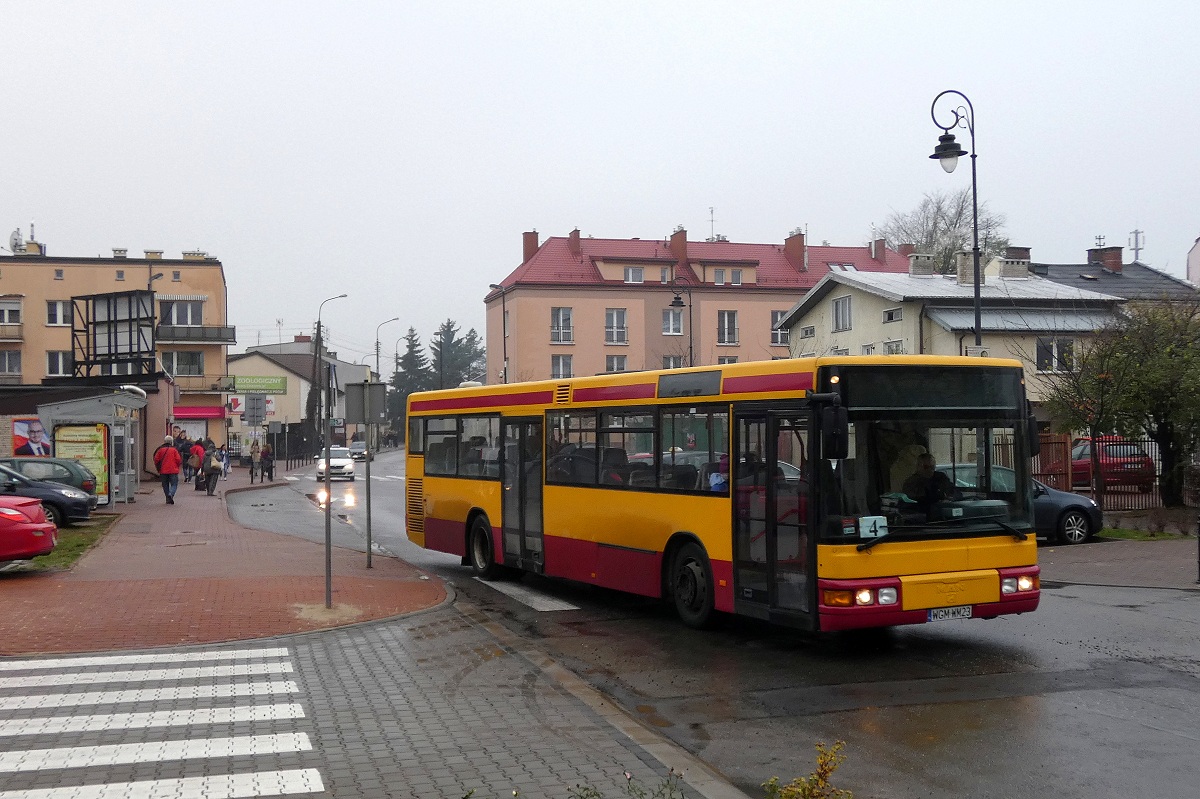 00165
MAN wyruszyĹ z przystanku "Grodzisk Zondka 01" jadÄc w obsĹudze opĂłĹşnionego o ponad 10 minut kursu "5073" linii numer 4 w relacji Izdebno PÄtla (13:34)-Radonie PÄtla (14:14).  
Słowa kluczowe: DziwadĹo