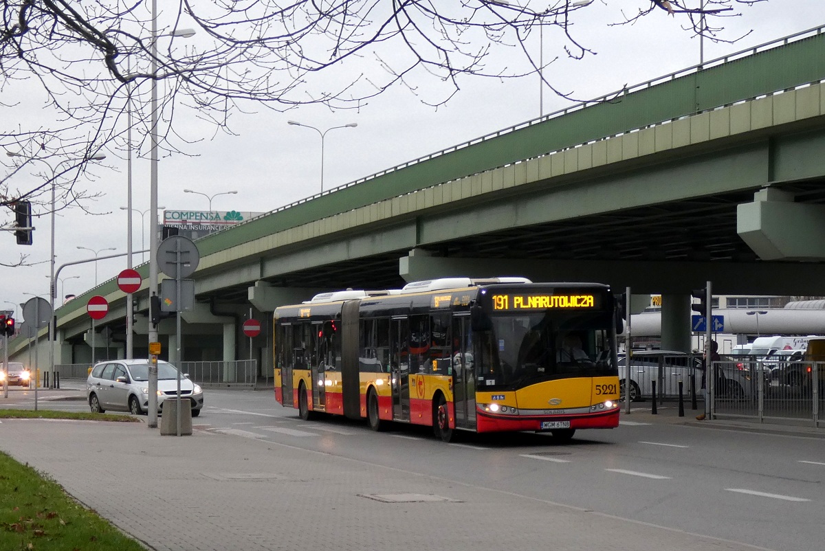 5221
Solaris jedzie w obsĹudze kursu linii numer 191 w relacji Regulska (11:45)-Plac Narutowicza (12:17). 
