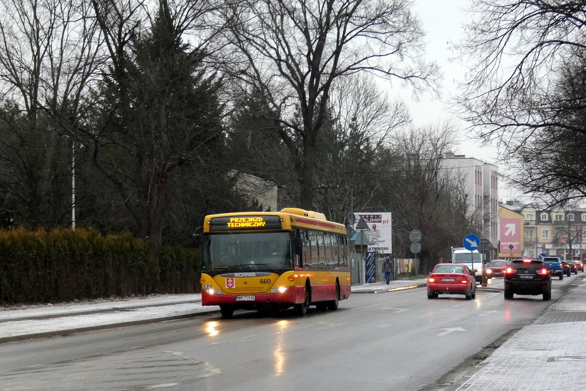 80262
Scania (ex. 49660, ex. A562) jedzie jako przejazd techniczny do grodziskiej zajezdni PKS po wykonaniu kursĂłw szkolnych z i do grodziskiego basenu miejskiego. 
