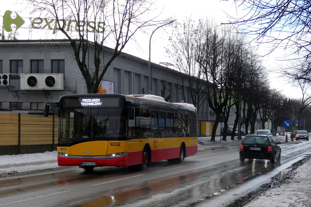 9332
Solaris jedzie z grodziskiej do warszawskiej zajezdni PKS Grodzisk po odbyciu przeglÄdu na stanowisku diagnostycznym. 
