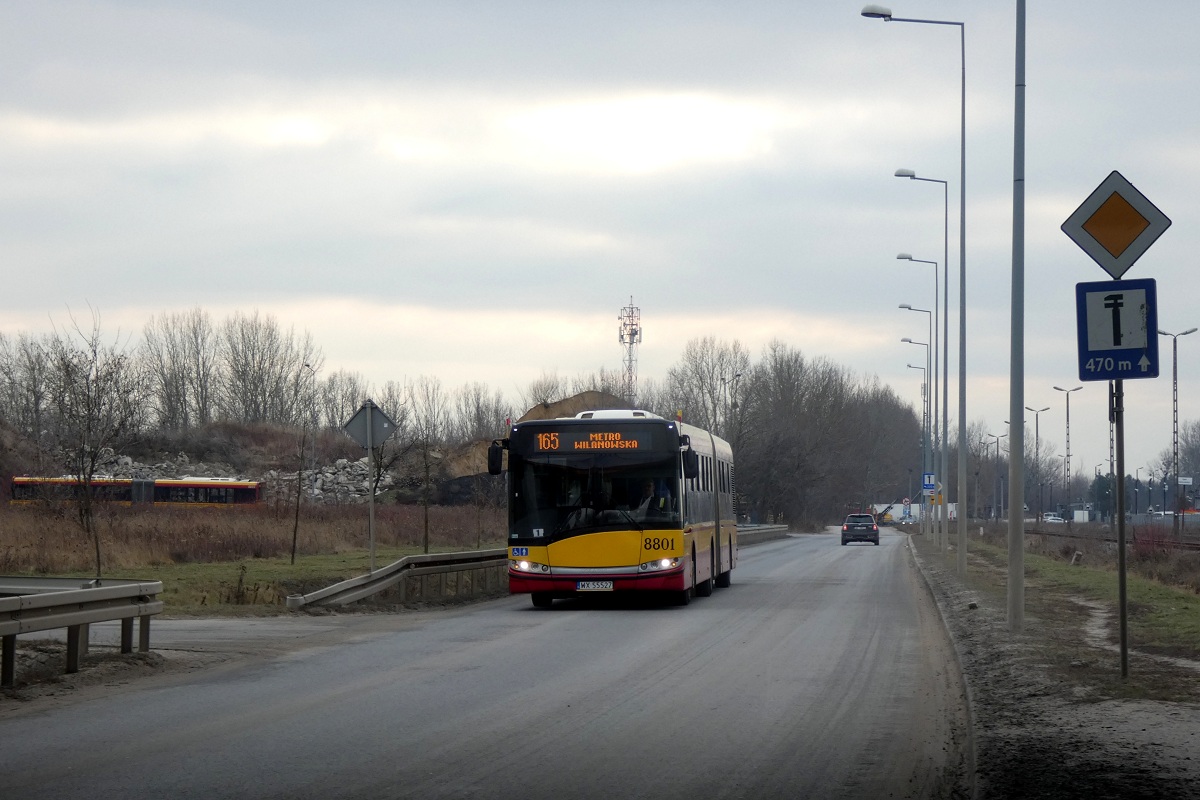 8801
Solaris jedzie w obsĹudze kursu linii numer 165 w relacji WyczĂłĹki (13:39)-Metro Wilanowska (13:56). W tle widoczny jest Solaris Urbino 18 #8822 jadÄcy w obsĹudze kursu linii numer 165 w relacji Metro Wilanowska (13:27)-WyczĂłĹki (13:45). 
Zgodnie z trwajÄcÄ juĹź od pewnego czasu tradycjÄ, w dniu dzisiejszym wszystkie brygady caĹodzienne na linii 165 byĹy obsĹugiwane nieplanowymi wozami 18-metrowymi. 
Słowa kluczowe: DziwadĹo