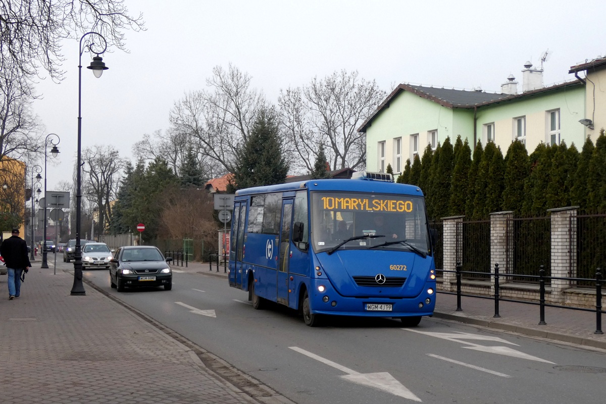 90109 (60272)
Solina jedzie w obsĹudze kursu â5584â linii numer 10 w relacji Grodzisk Maz. Szpital (14:30)-KsiÄĹźenice Marylskiego (15:12). 
8 grodziskich Scanii zostaĹo wysĹane na liniÄ specjalnÄ z okazji Rema Days na PTAK Warsaw Expo stÄd na KM Grodzisk wyjechaĹa jak zawsze nie zastÄpiona w takich przypadkach rezerwa z L29. 
Słowa kluczowe: DziwadĹo