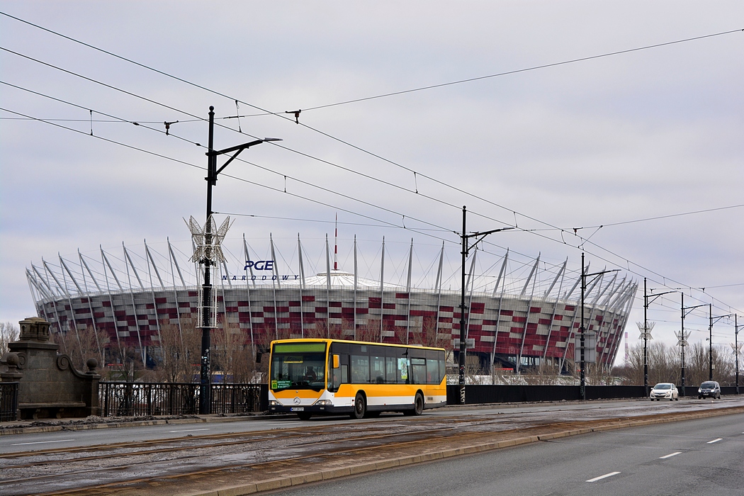 71
W ostatnich 3 latach kilka wyeksploatowanych MercedesĂłw O405 oraz O405G zostaĹo zastÄpione przez mĹodsze lecz juĹź i tak doĹÄ leciwe Mercedesy Citaro i Citaro G.
