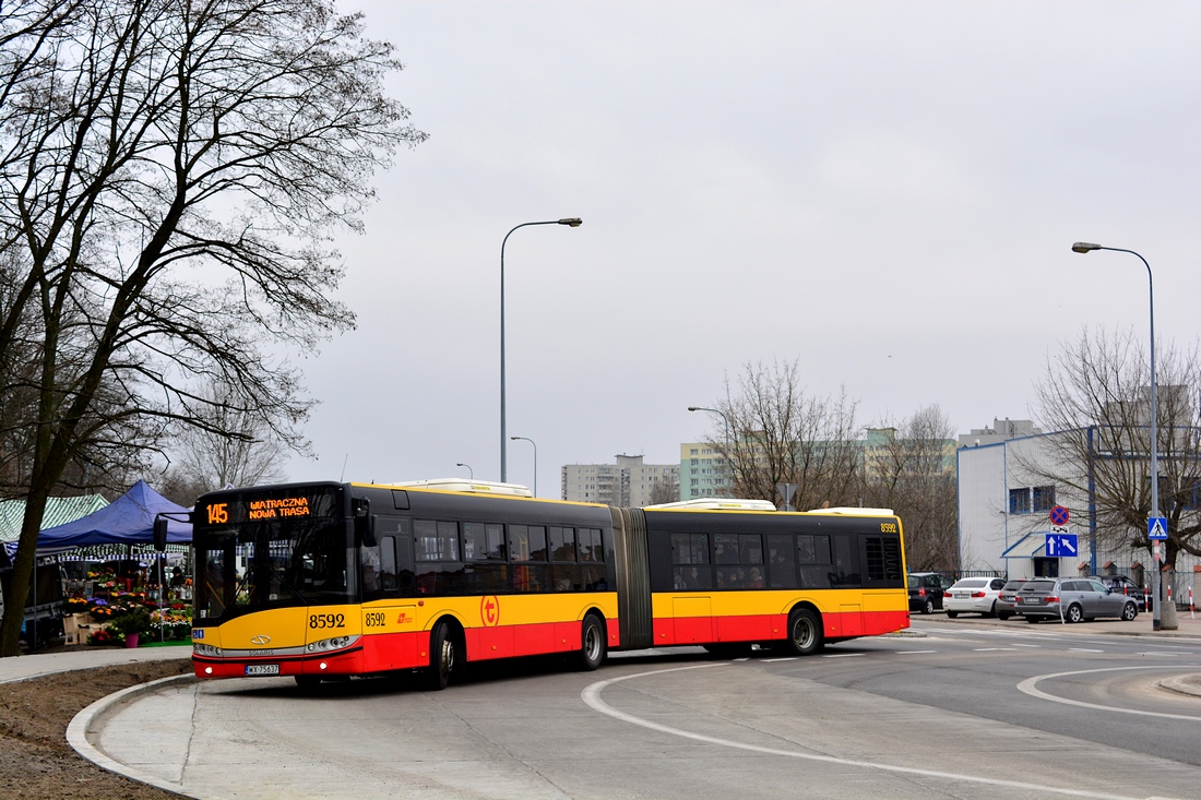 8592
Solaris pokonuje nowe rondo u zbiegu ulicy Chodeckiej i Matki Teresy z Kalkuty. TÄ drugÄ ulicÄ na czas zamkniÄcia ulicy Ludwika Kondratowicza skierowano 10 linii dziennych i 1 nocnÄ.
