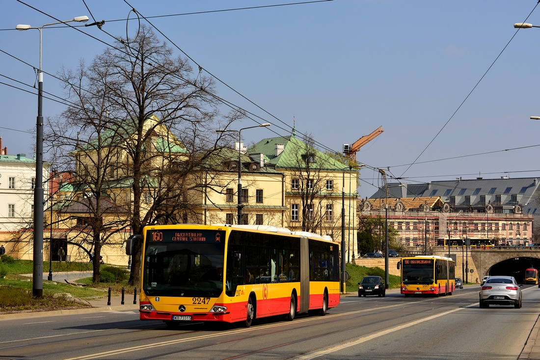 2247
2247 goniony przez 2217 obsĹugujÄcego 14/190.
