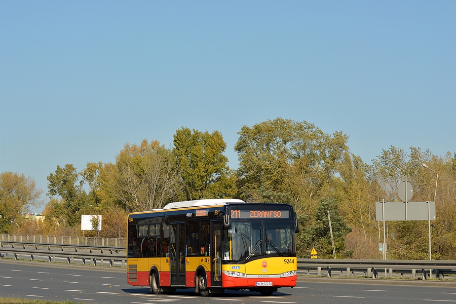 9244
Widok takiego taboru na 211 na razie przeszedĹ do historii.
