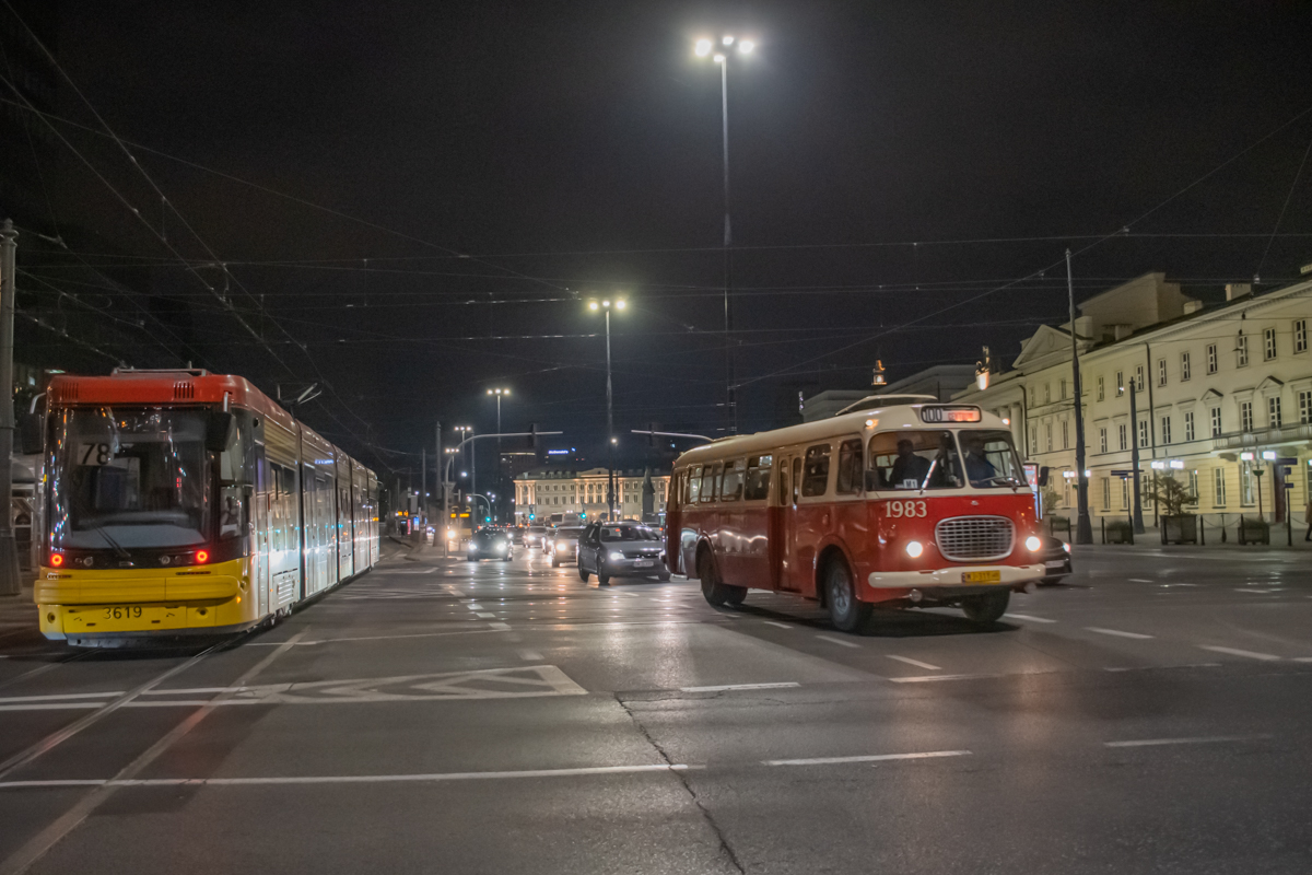 1983
Ostatni zjazd linii 100 w zakoĹczonym juĹź sezonie WLT.
Słowa kluczowe: 272MEX
