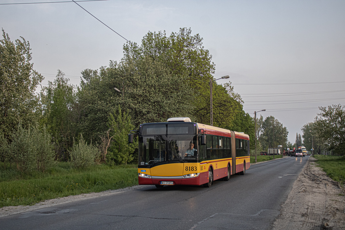8183
Przed wozem pozostaĹy ostatnie liniowe metry pod banderÄ R-1. I zjazd do swojego nowego domu na KleszczowÄ.
