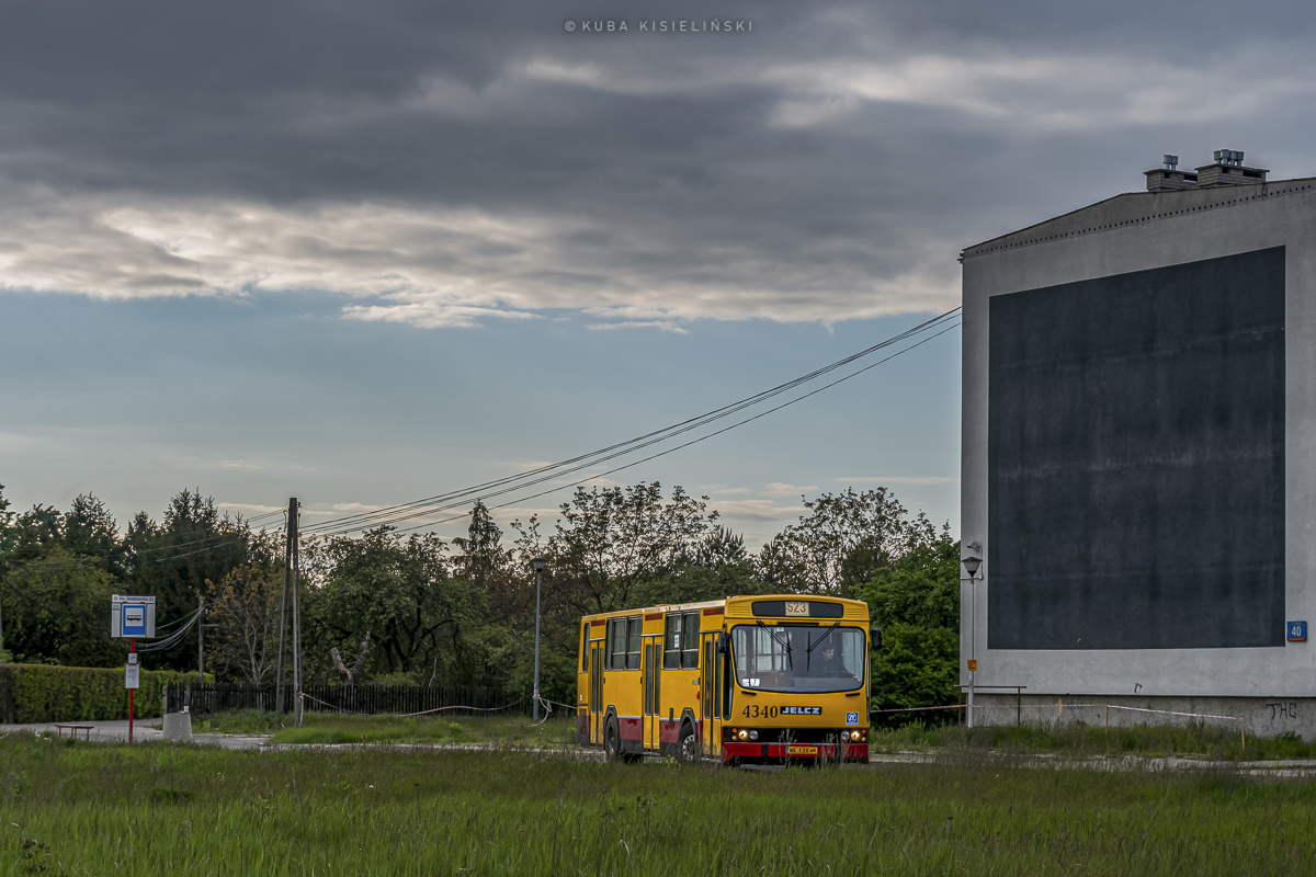 4340
Kwadrat ĹźĂłĹty, kwadrat czarny
Słowa kluczowe: 120M M.atej