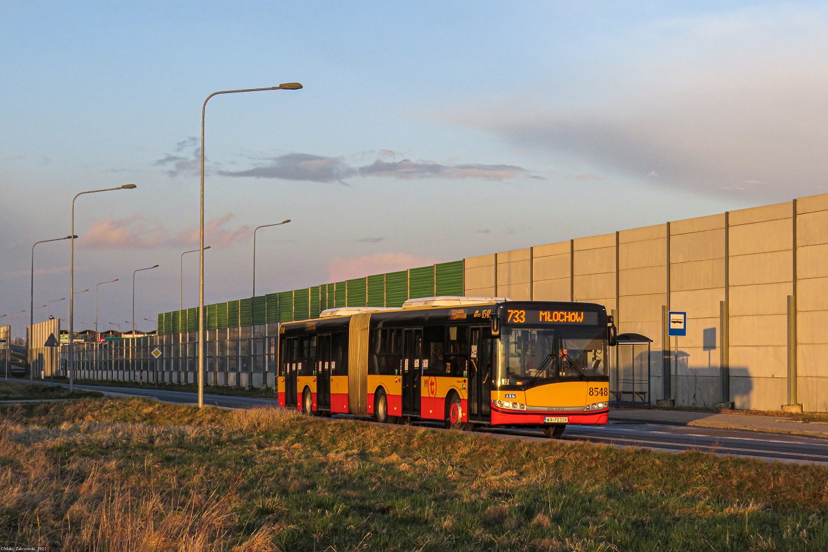 8548
Solaris na tle zachodzÄcego sĹoĹca zbliĹźa sie do przystanku Urzut 01.
Słowa kluczowe: ZachĂłd
