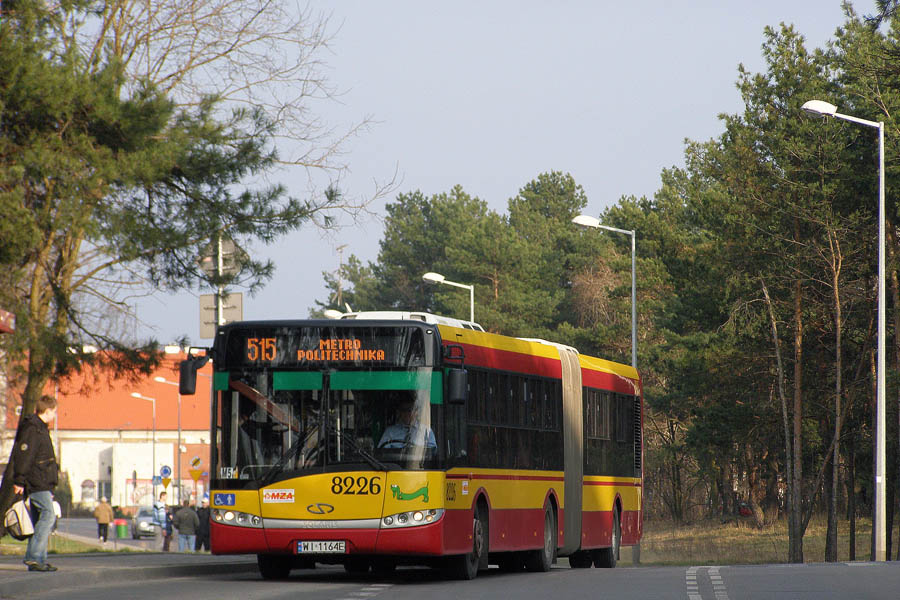 8226
W zwiÄzku z oddaniem do uĹźytku pierwszego fragmentu Trasy Siekierkowskiej oraz otwarciem kolejnych stacji metra w obrÄbie ĹrĂłdmieĹcia linia 515 zostaĹa skierowana od ulicy WaryĹskiego do Rembertowa. Tym samym zastÄpiĹa liniÄ 415 w relacji Centrum - RembertĂłw oraz 143 na trasie RembertĂłw - GrochĂłw. Przez 10 lat byĹa gĹĂłwnÄ liniÄ dla tej czÄĹci miasta.
Słowa kluczowe: 8226 515 RembertĂłw 
