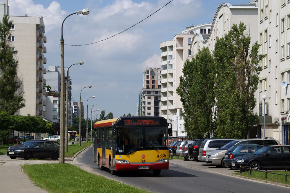 A336
Linia 306 przez prawie wiÄkszoĹÄ czasu swojego istnienia byĹa zwiÄzana z Ursynowem. Jej ostatnie wcielenie powstaĹo w wyniku przeksztaĹcenia linii zastÄpczej Z-5 w liniÄ zwykĹÄ okresowÄ. 
