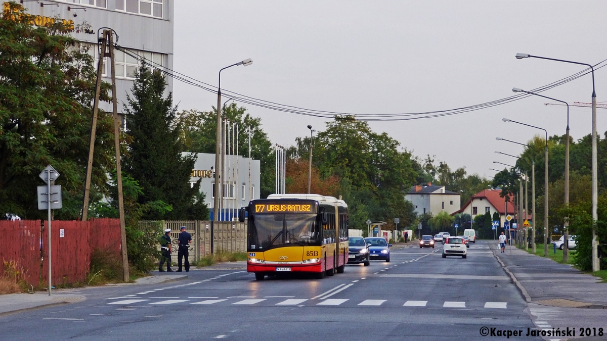8513
DziwadĹo z "Woronicza" za Mobilis na brygadzie 2/177 za czasĂłw "ĹwietnoĹci" tej linii...
Słowa kluczowe: DziwadĹo