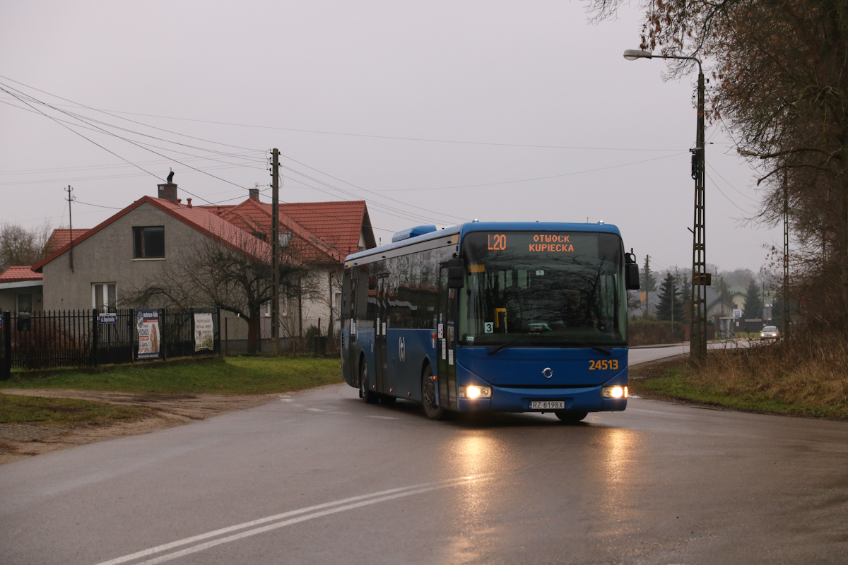 24513
1 stycznia 2021, na drogi wrĂłciĹa linia L20, ktĂłrÄ obsĹuguje PKS Tarnobrzeg. 
