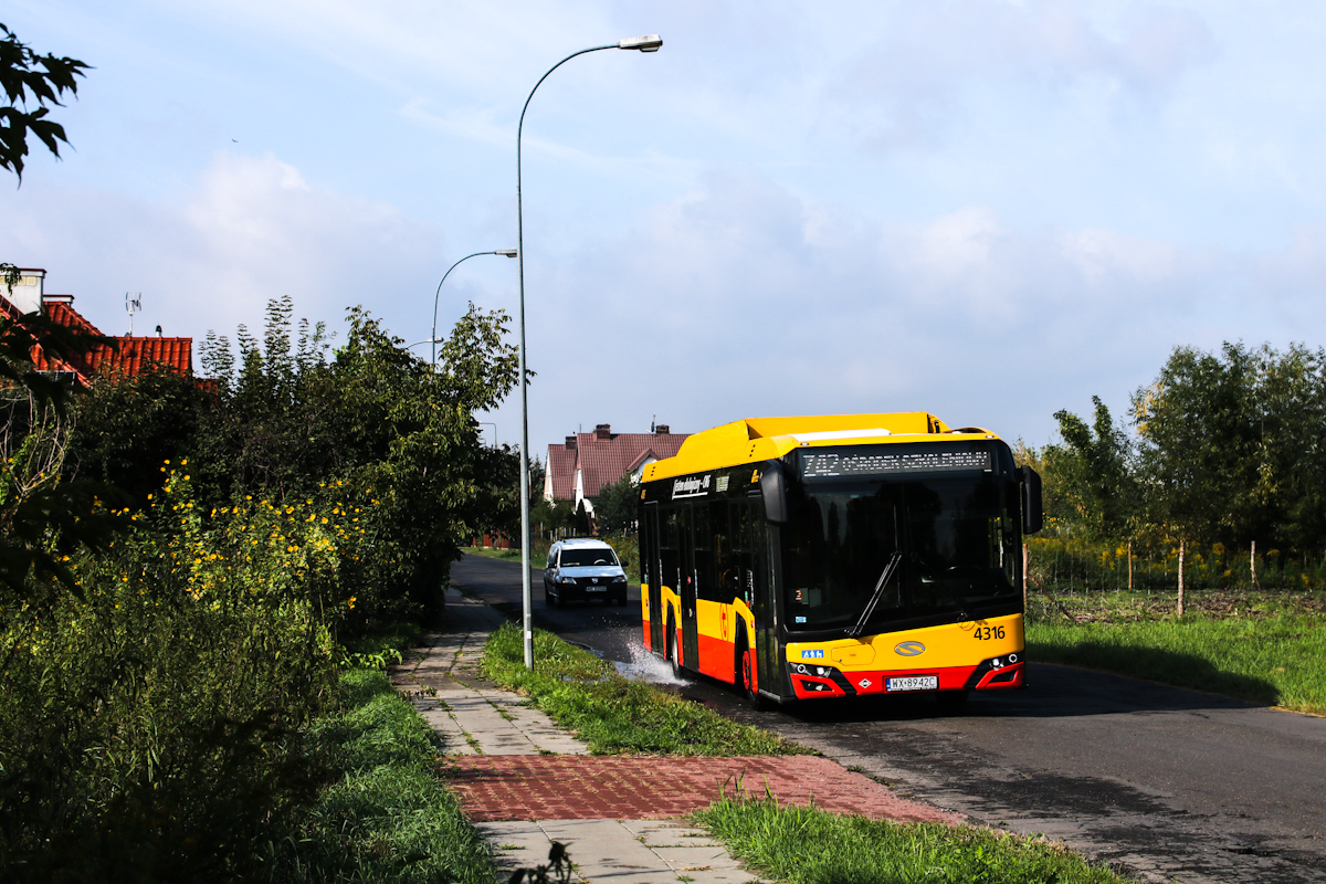 4316
W zwiÄzku z budowÄ rond u zbiegu ulic KadetĂłw/Ĺasaka, oraz KadetĂłw/Poprawna zawieszono liniÄ 219, oraz zmiany traas dotknÄĹy linie 213 i 702. Od poczÄtku wrzeĹnia w zwiÄzku z otwarciem ronda KadetĂłw/Ĺasaka linia 702 powrĂłciĹa na podstawowÄ trasÄ, 213 ma innÄ trasÄ zmienionÄ, 219 jest dalej zawieszone, oraz uruchomiono zastÄpczÄ liniÄ autobusowÄ Z42 WIATRACZNA - OĹRODEK SZKOLENIONY. LiniÄ Z42 obsĹuguje R-3.

