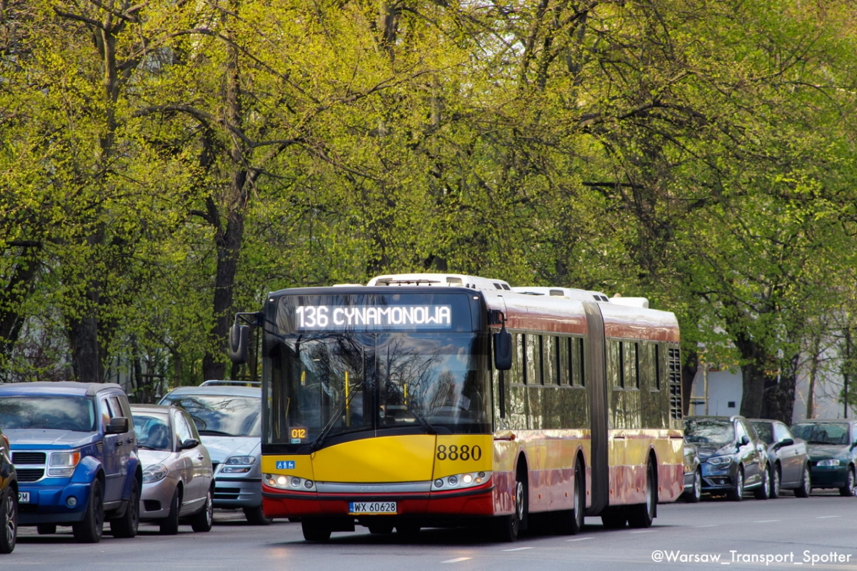 8880
WoroniczaĹski Urbino 18 z testowym systemem SIMS ruszyĹ z pÄtli MĹynĂłw i zmierza w kierunku Cynamonowej
