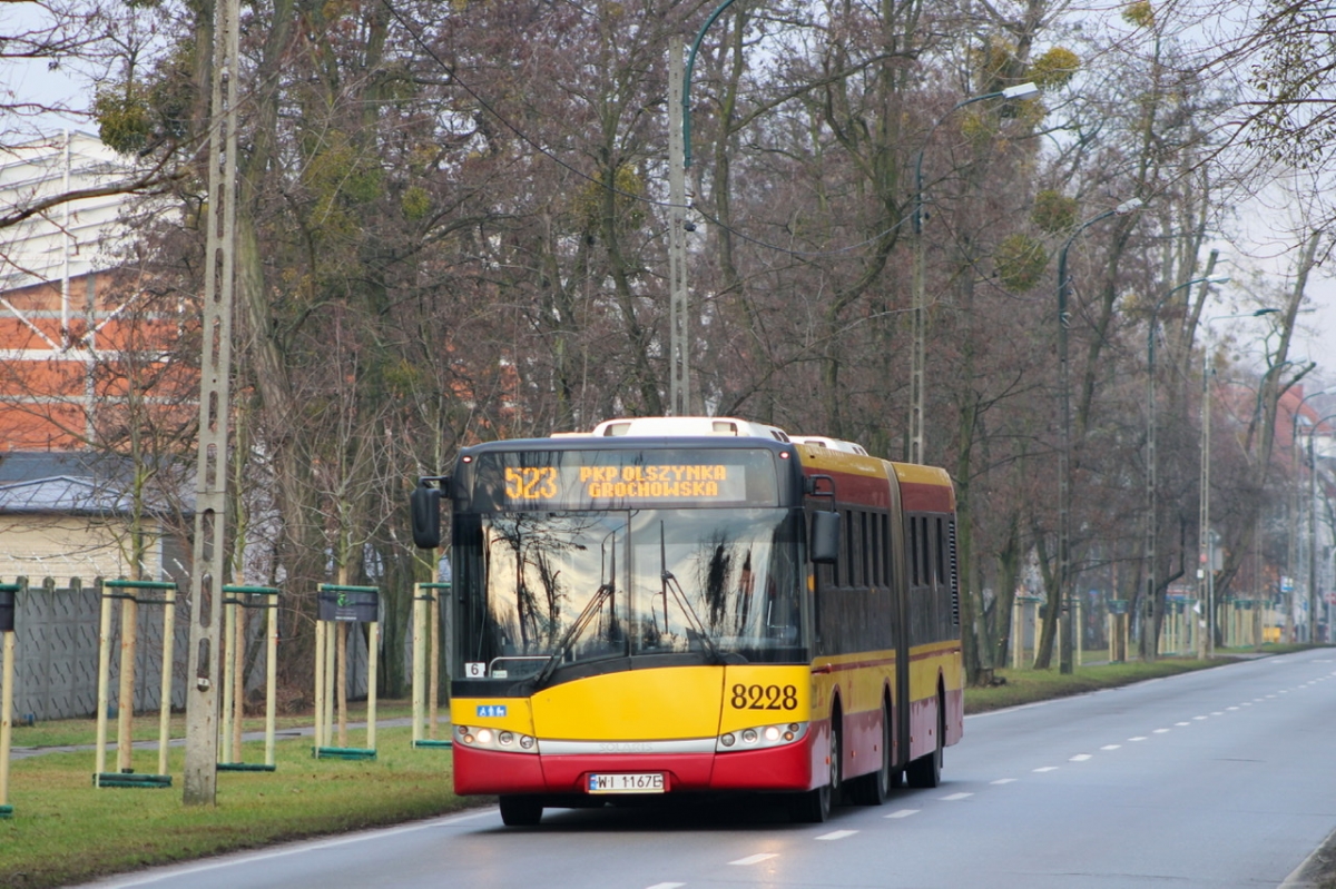8228
Ostrobramski SU18 jedzie RadiowÄ w kierunku Olszynki.
