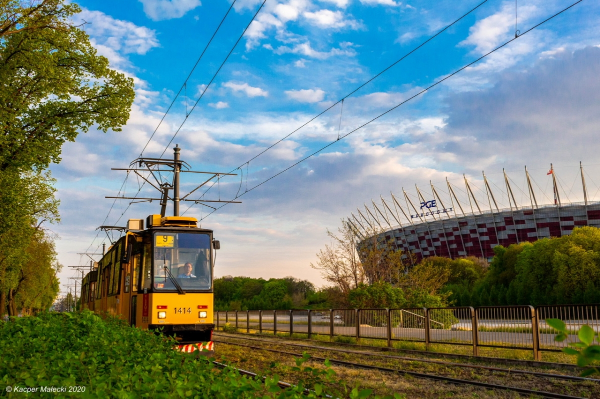 1414+1413
Zjazd do ZET „Praga” z dodatku linii 9.
Słowa kluczowe: Architektura Natura