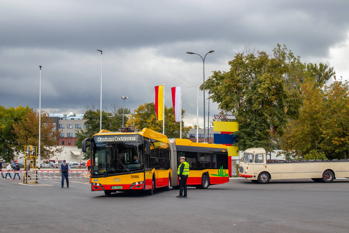 5986
No i szykujemy siÄ na kolejny kurs by pokazaÄ jak przebiega obsĹuga codzienna pojazdu. W tym roku Dni Transportu Publicznego odbywaĹy siÄ w Zajezdni "Stalowa"
Słowa kluczowe: DTP2022