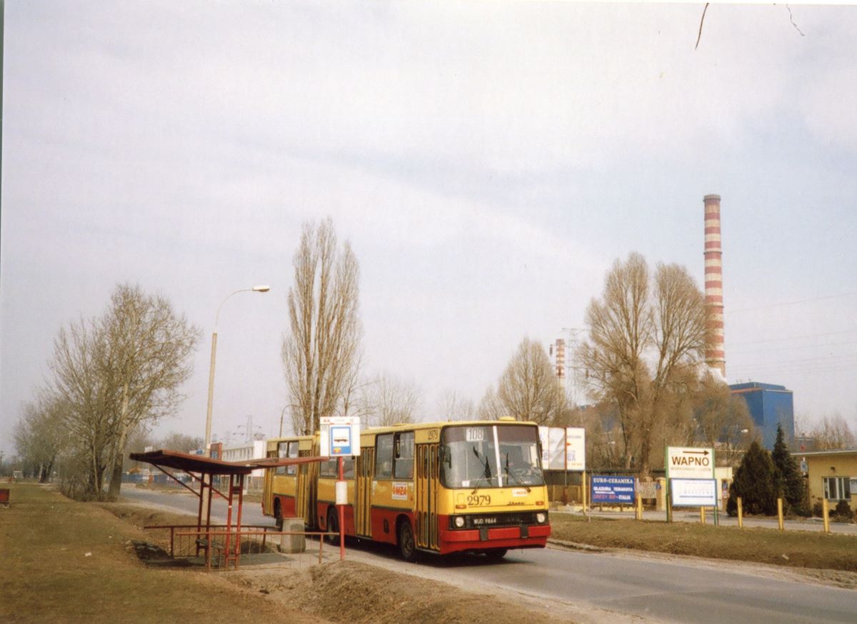 2979
Jeden z fotostopĂłw imprezy poĹźegnalnej zajezdni CheĹmska. StaĹy motyw wielu imprez, cheĹmski trup, linia, komin EC i ta wiata. KierowcÄ byĹ znany gdaĹski Osama, ktĂłry szlifowaĹ swoje umiejÄtnoĹci na tej zajezdni.
Słowa kluczowe: IK280