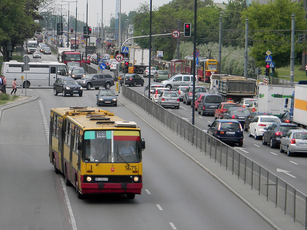 5675
Marynarska w 2011. Ikarus na 189, 13N na 18, w oddali rozgrzebany wÄzeĹ z S79 i niedawno oddana pÄtla tramwajowa SĹuĹźewiec, po przeniesieniu kawaĹek na pĂłĹnoc w ramach budowy tegoĹź wÄzĹa.
Słowa kluczowe: IK280