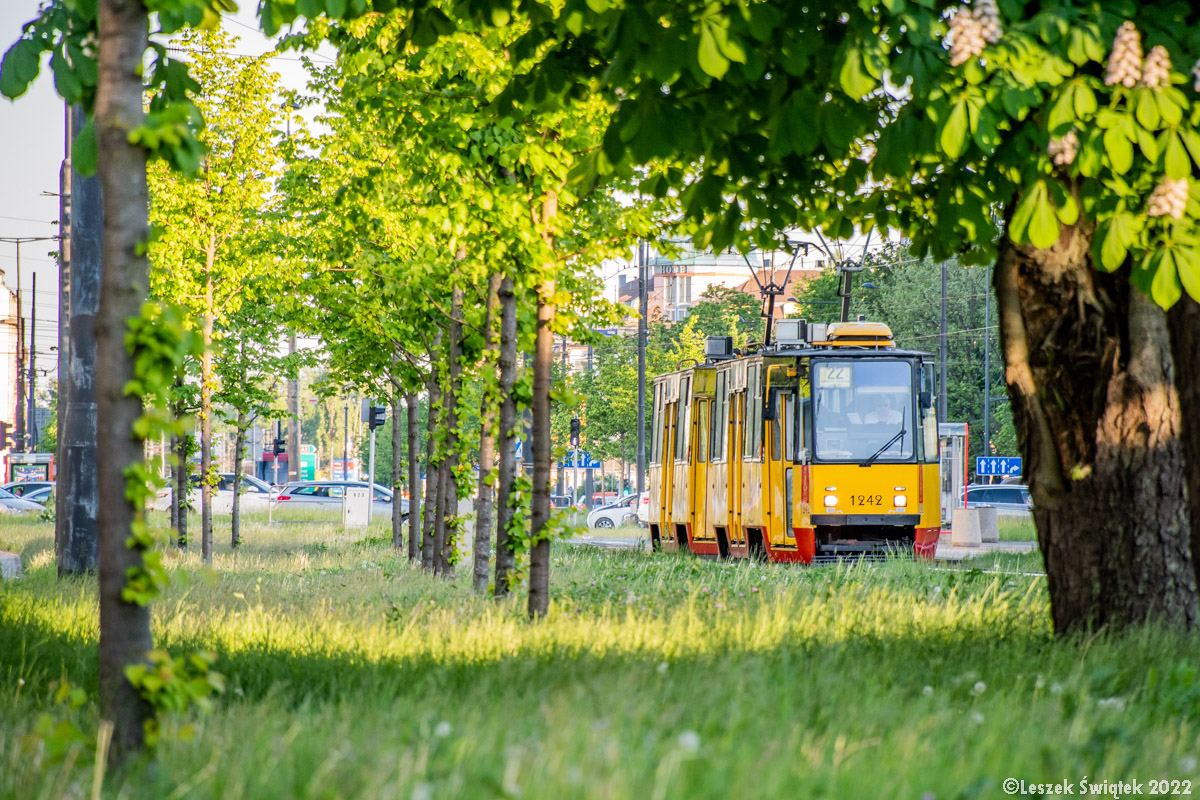 1242+1241
