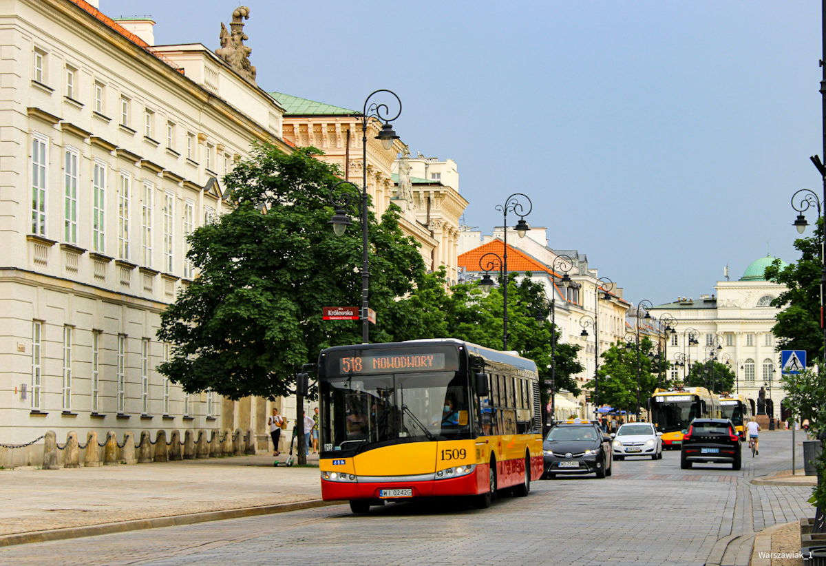 1509
,,Szarpak" ucieka przed deszczem. Prawdopodobnie juĹź nie ujrzymy pojazdĂłw 12 metrowych na tej linii. Od poczÄtku rozkĹadu wakacyjnego caĹoĹÄ obsĹugi zostaĹa planowo zeelektryfikowana i uprzegubowiona. 
