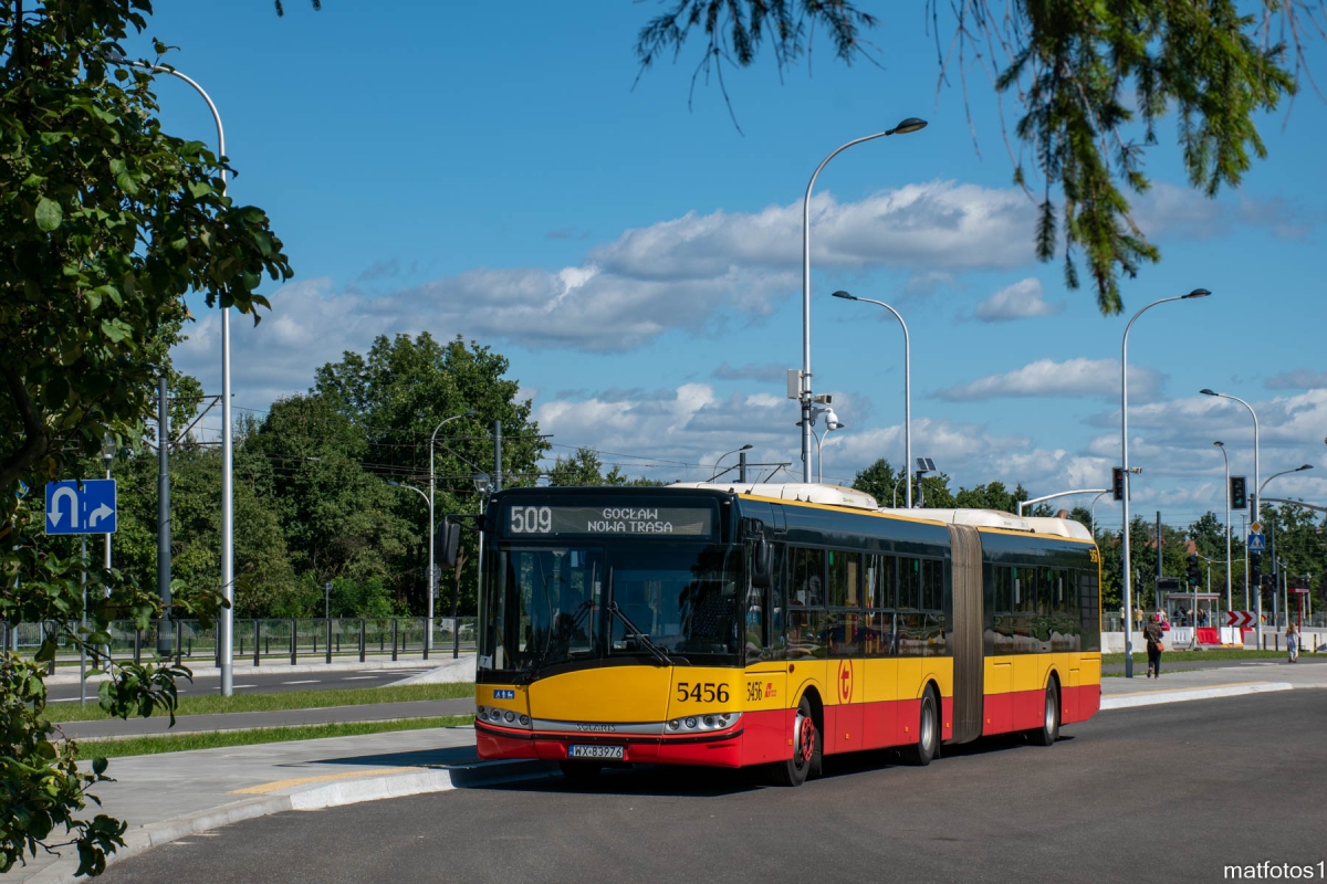 5456
Pierwszy dzieĹ funkcjonowania nowej pÄtli na Winnicy
