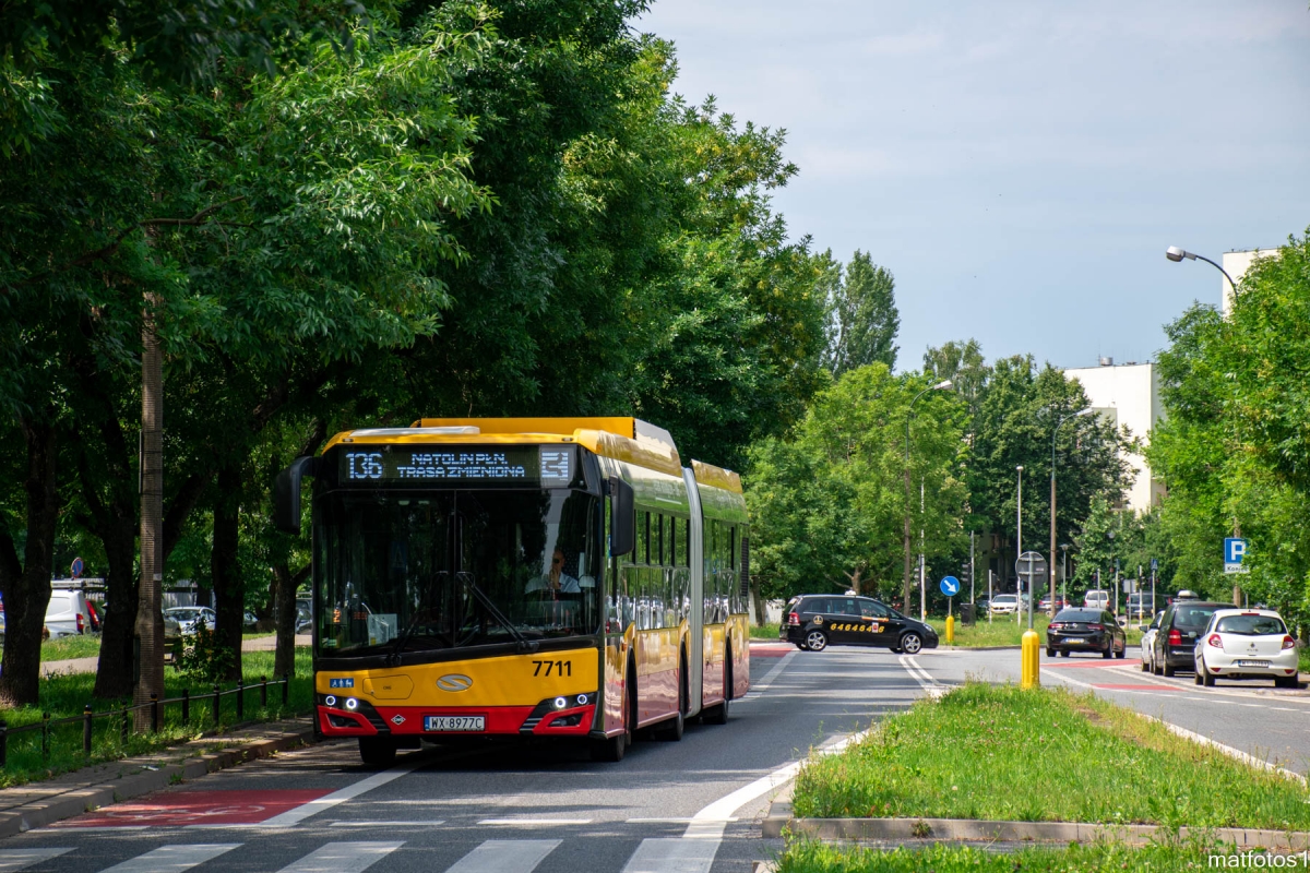7711
Z tego co mi wiadomo - drugi dzieĹ tej Solarki w liniowej sĹuĹźbie
