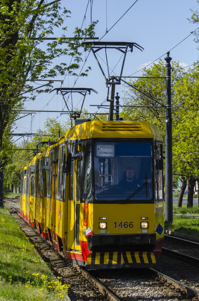 1466+1465+2130+2131
PoczwĂłrniak w wykonaniu TW.
Słowa kluczowe: Awaria