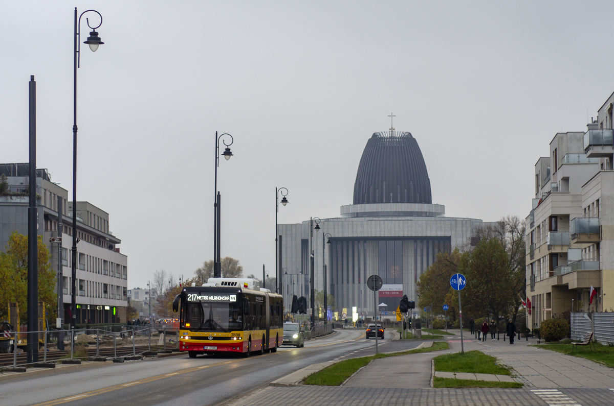 7808
W zwiÄzku z uroczystoĹciami zwiÄzanymi ze ĹwiÄtem NiepodlegĹoĹci na linii 217 moĹźna byĹo spotkaÄ dosilenia ze wszystkich zakĹadĂłw MZA.
