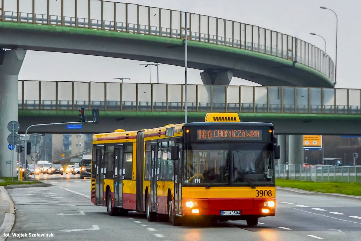 3908
Stare archiwalne zdjÄcie z 2020 roku, gdy jeszcze NGiety ĹmigaĹy w ruchu liniowym. 

