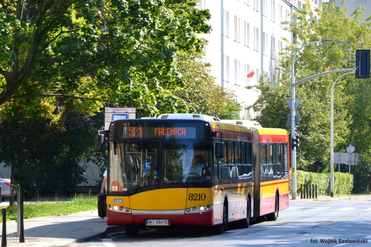 8210
Czy 521 wrĂłci na SzczÄĹliwice po otwarciu tramwaju do Dworca Zachodniego? Czas pokaĹźÄ, przekonamy siÄ za jakiĹ czas...
